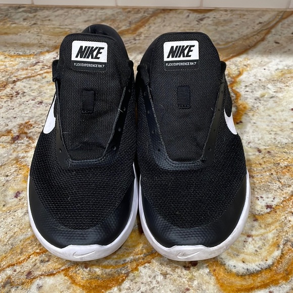 Nike Shoes - Women’s size 10 Nike flex
